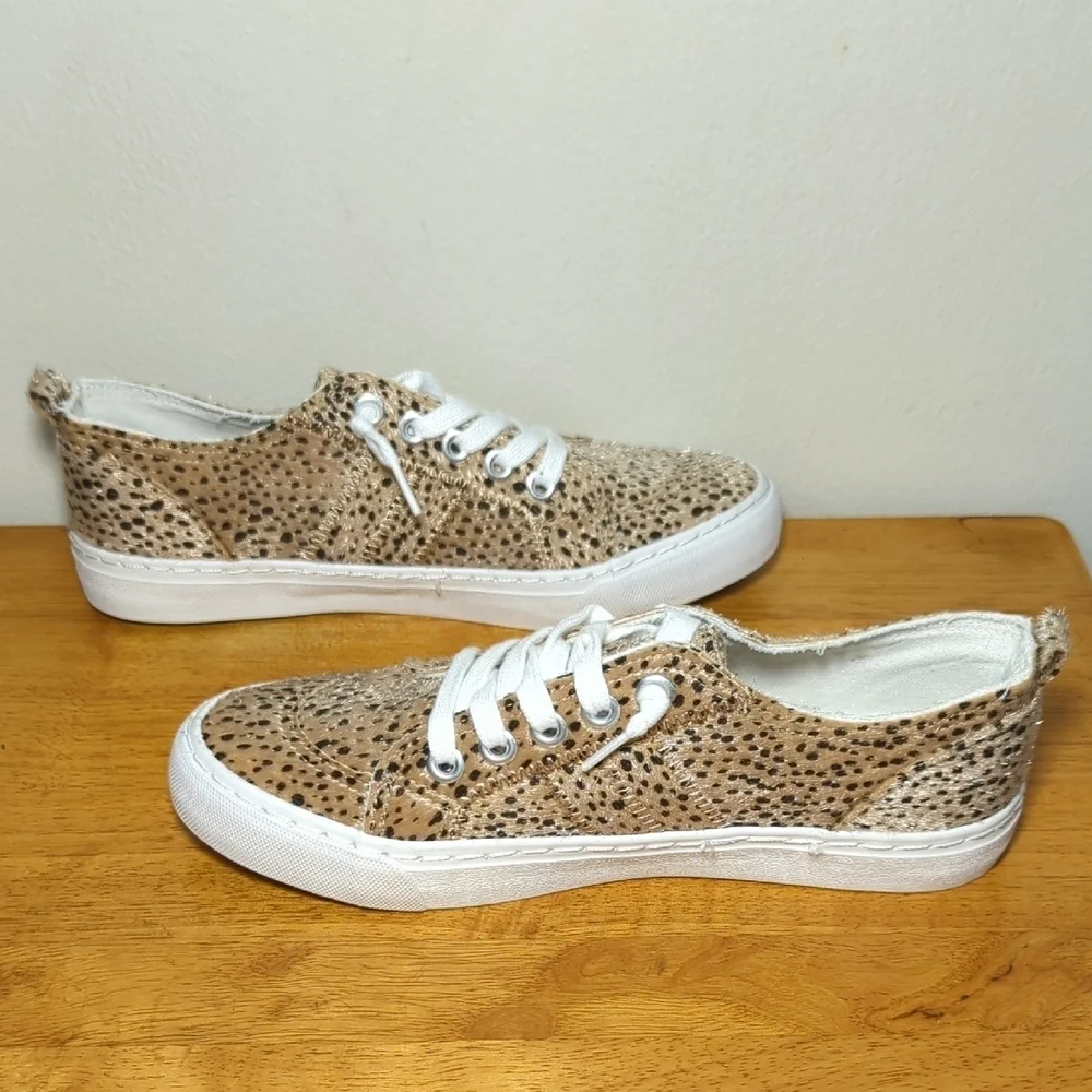Jellypop Kory Leopard Pony Skin Sneakers Tan + Black + White Women's Size 7.5